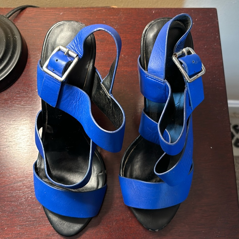 ALDO Blue Black Strappy Leather Heels Size 7.5